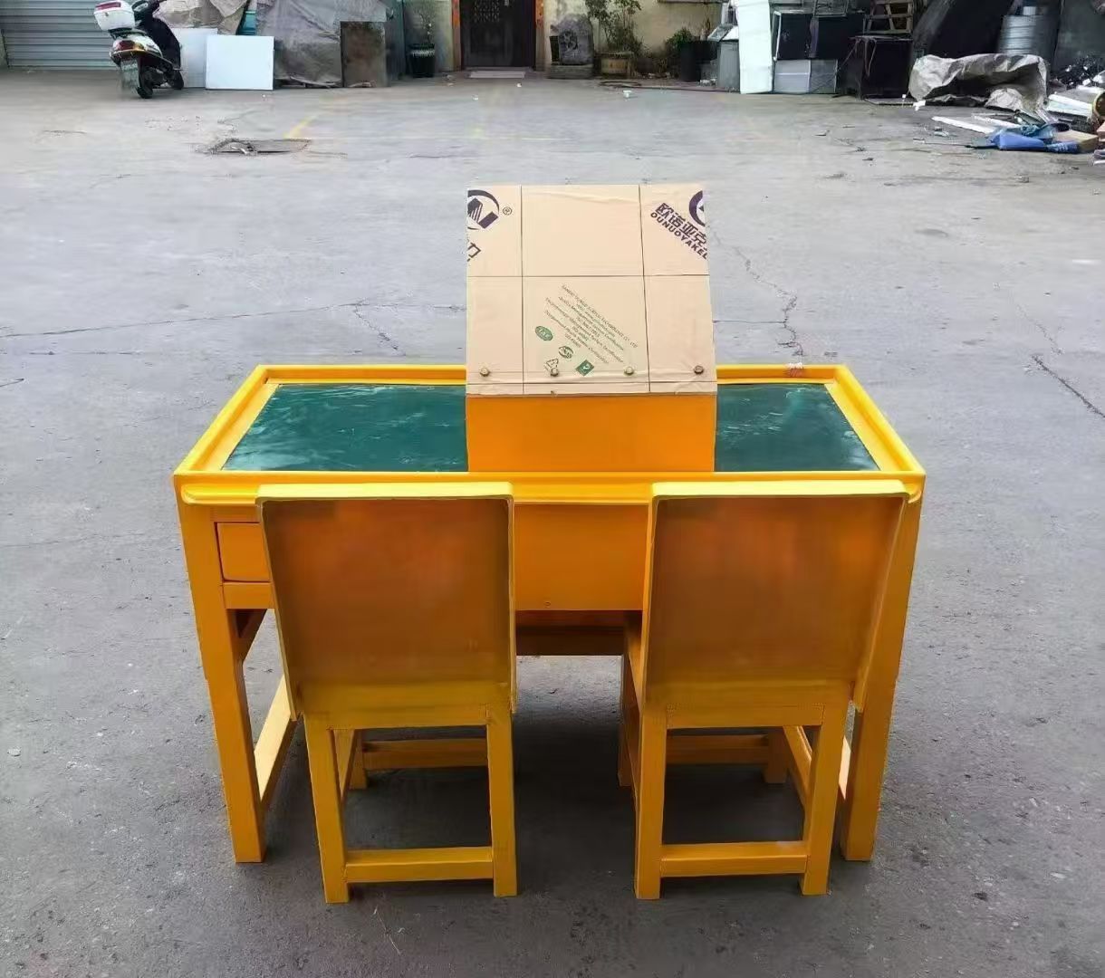 诸暨防静电导通桌井下煤矿火工品发放桌：危险品流转的安全守护者